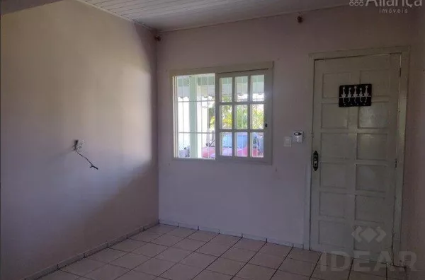 CASA DE 2 DORMITÓRIOS COM AMPLO PÁTIO FRONTAL - Foto 7