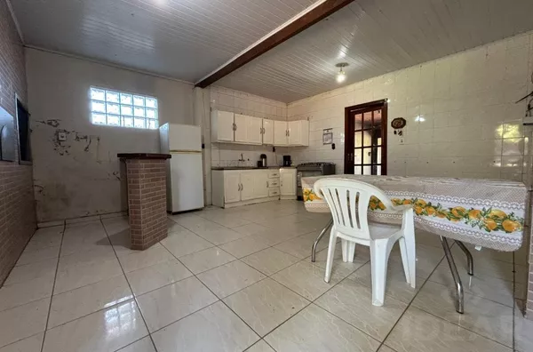 CASA EM BEM FEITA, AMPLA E CONFORTO PRA FAMÍLIA