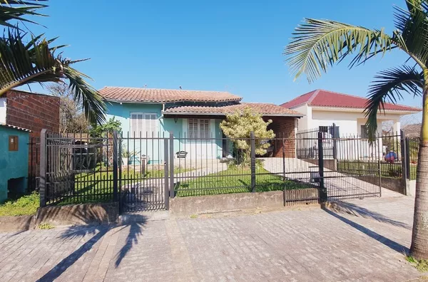 CASA DE 140m², COM 3 DORMITÓRIOS NO BAIRRO MORSCH