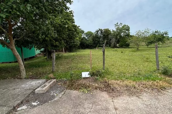 LINDO TERRENO, BOA LOCALIZAÇÃO E COM ACESSO RÁPIDO AOS BAIRROS