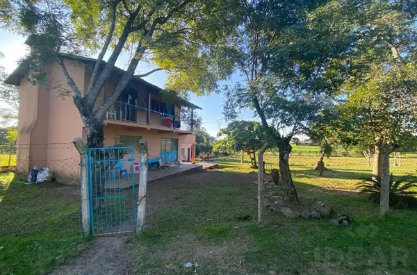 TERRA COM ACESSO PELA RST 287 E AV DAS INDÚSTRIAS. DE FÁCIL ACESSO