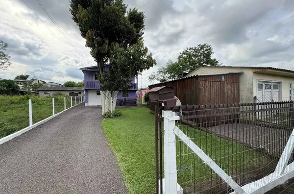CASA DE DOIS PISOS, 3 DORMITÓRIOS E INDEPENDÊNCIA NOS PISOS