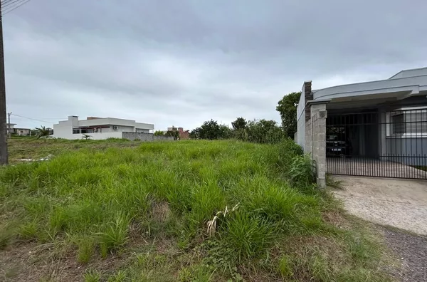 SUA FUTURA RESIDÊNCIA MUITO BEM LOCALIZADO NESSE TERRENO