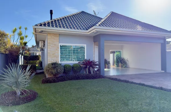 NESSE PARAÍSO, SÓ FALTA A SUA FAMÍLIA! CASA TODA MOBILIADA