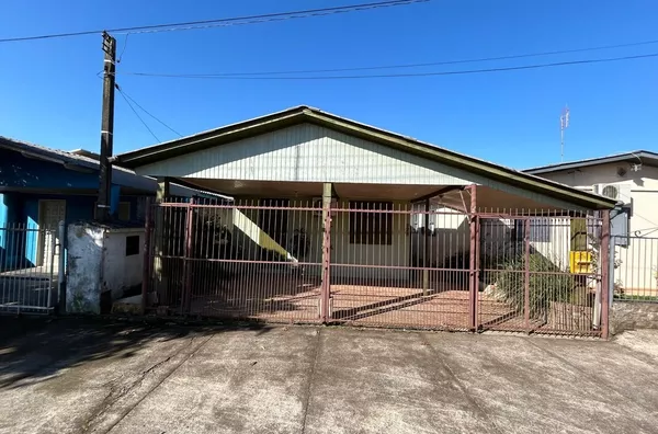 SUA FUTURA RESIDÊNCIAS NESSES 227m² DE BOA LOCALIZAÇÃO