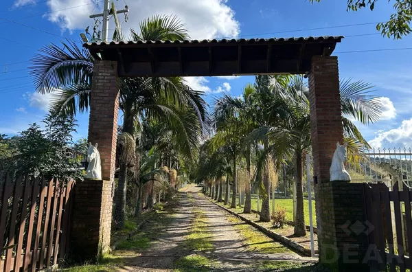 MUITO ESPAÇO PARA O LAZER DE TODA A FAMÍLIA E AMIGOS