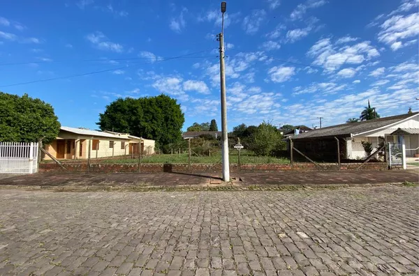 TERRENO BEM PRÓXIMO A ÁREA COMERCIAL, COM POSSIBILIDADE DE ESCOLHA