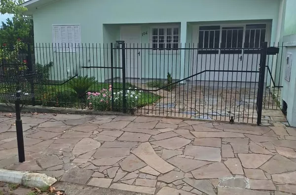 AMPLA CASA, COM 3 DORMITÓRIOS NO BAIRRO MORSCH