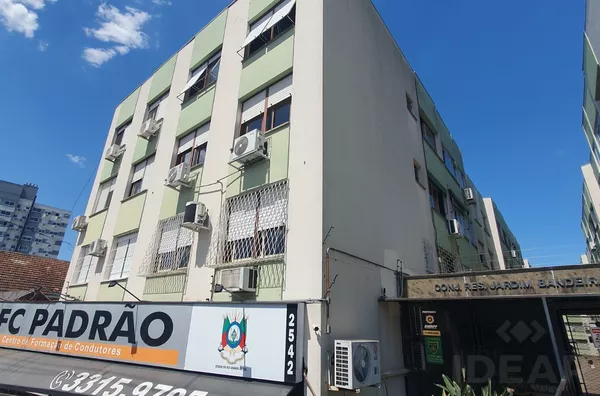 EXCELENTE REGIÃO COMERCIAL E GRANDE MOVIMENTAÇÃO