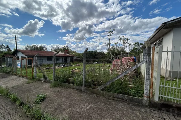 TERRENO COM MAIS DE 1.400m², SENDO 18m DE FRENTE