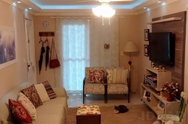 CASA AMPLA DE 165m², EM REGIÃO TRANQUILA DO BAIRRO XANGRILÁ