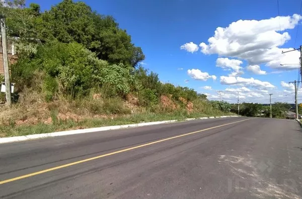 TERRENO ALTO E ASFALTADO, PRÓXIMO DO DISTRITO INDUSTRIAL 