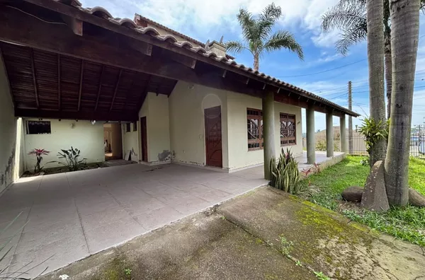 CASA DE 3 DORMITÓRIOS, SUÍTE E PISCINA PRO SEU MELHOR CONFORTO