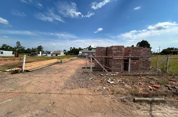 TERRENO BEM LOCALIZADO COM POSSIBILIDADE DE EXPANSÃO