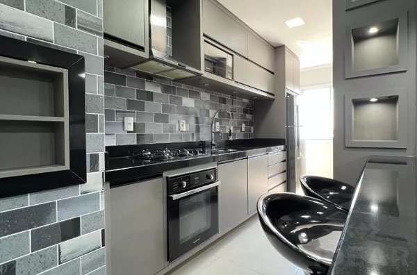 APARTAMENTO MUITO ACONCHEGANTE. E MELHOR!!! DE PORTA FECHADA