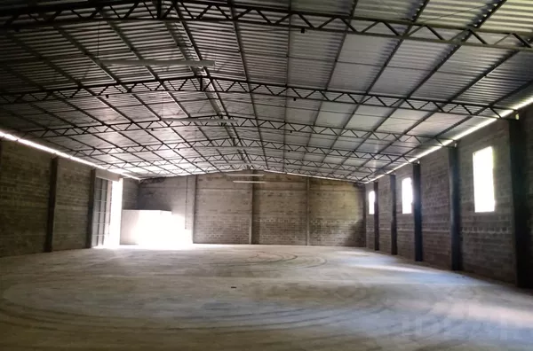 Pavilhão para aluguel com 740 metros quadrados-02 banheiros-escritório - selecione - bairro venâncio aires