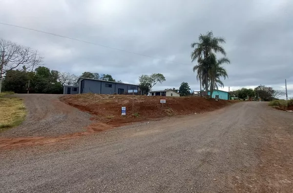 TERRENO DE 589m² A BEIRA DA RSC-453. NÃO PERCA TEMPO!