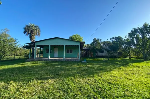 CHÁCARA COM CASA DE ALVENARIA, AÇUDE, QUIOSQUE E GALPÃO
