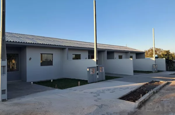 GEMINADO DE 2 DORMITÓRIOS DE 40m² DE ÁREA CONSTRUÍDA