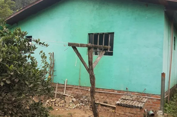 CHALÉ DE 117m² EM TANGERINAS, PRÓXIMO DO PEDÁGIO