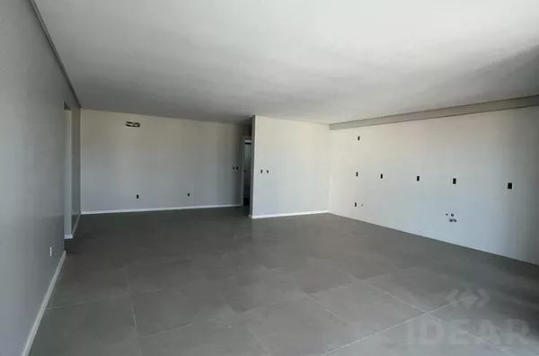 AMBIENTES AMPLOS, MUITO BEM LOCALIZADO E LINDA VISÃO DA CIDADE