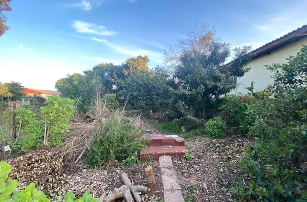 TERRENO MAIS QUE ESPECIAL, COM 1.230m² E ACESSOS PELA RUA PRINCIPAL E SECUNDÁRIA