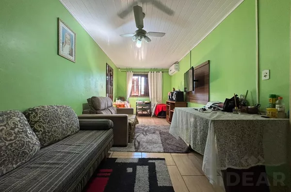 O MAIOR SUPERMERCADO DA CIDADE FICARÁ A 50m DESSA CASA.