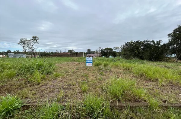 LINDO TERRENO DE MEIO COM FRENTE ASFÁLTICA, IDEAL PARA VOCÊ!
