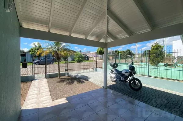 AMPLOS CÔMODOS E MUITO PÁTIO PARA O DESFRUTE DE TODA A FAMÍLIA