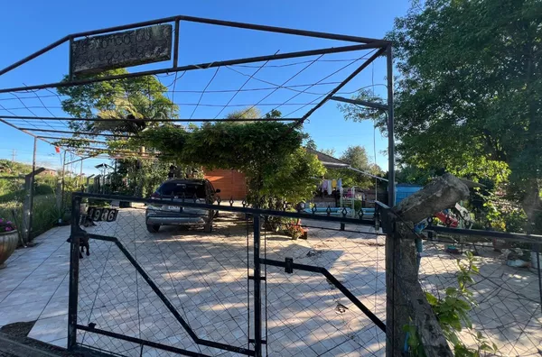 CHÁCARA COM 2 DORMITÓRIOS, PISCINA E PRÓXIMO DA UNISC