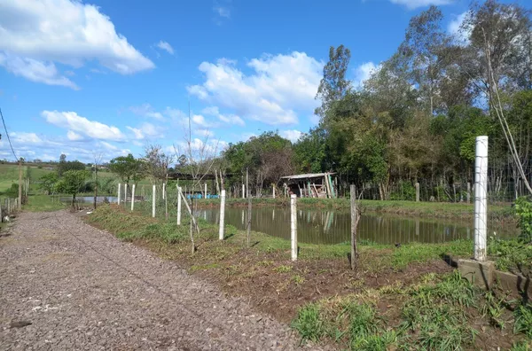 CHÁCARA DE 4.500m², DOIS AÇUDES E FÁCIL LOCALIZAÇÃO