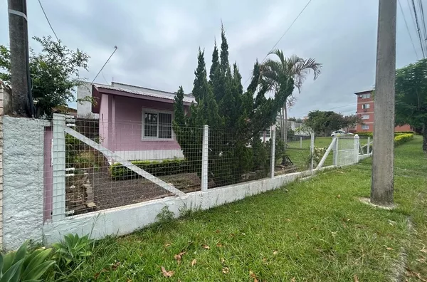 TERRENO DE 560m², ESQUINA E EM REGIÃO TRANQUILA