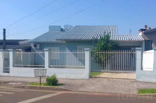 LINDA CASA, COM MUITO ESPAÇO E COM CAPACIDADE DE AMPLIAÇÃO. VENHA CONHECER!