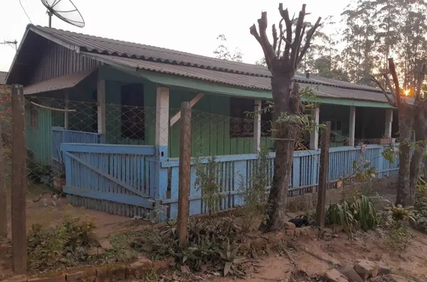 CHALÉ DE 117m² EM TANGERINAS, PRÓXIMO DO PEDÁGIO