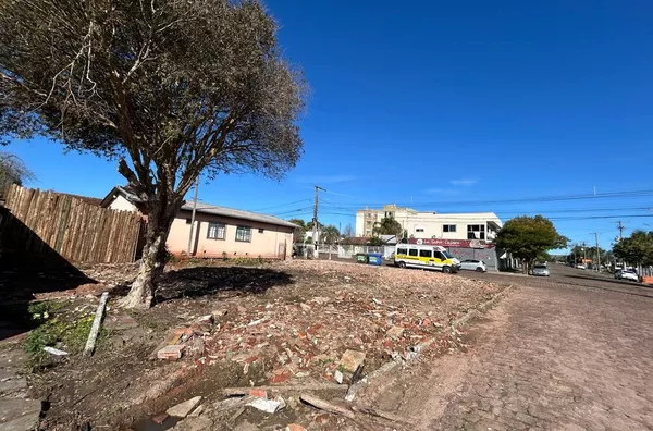 TERRENO EM ÓTIMA LOCALIZAÇÃO E ESTRUTURA PARA A FAMÍLIA