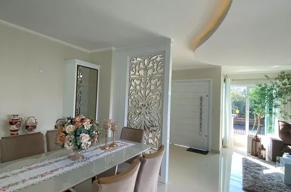 EXCELENTE CASA EM ÓTIMA LOCALIZAÇÃO ESPERANDO A SUA VISITA
