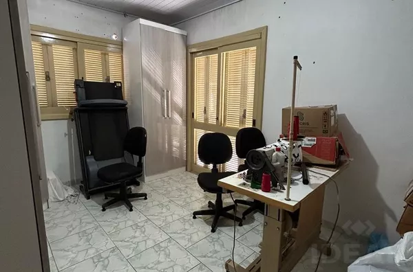 RESIDÊNCIA E BASE COMERCIAL, COM POTENCIAL DE RETORNO FINANCEIRO