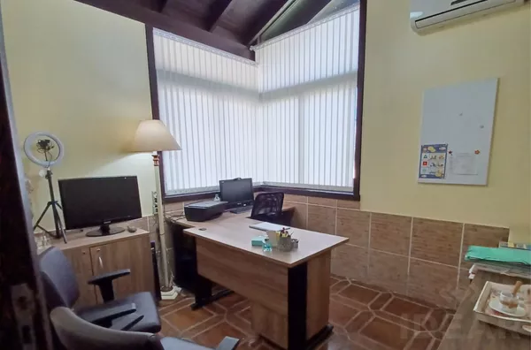 CASA DE 2 PISOS, COM 3 QUARTOS (1 suíte) A POUCO MINUTOS DO CENTRO - Foto 5