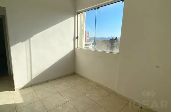 SALA COMERCIAL NO CORAÇÃO DA CIDADE! ESPAÇO IDEAL PARA SEU CONSULTÓRIO/ESCRITÓRIO