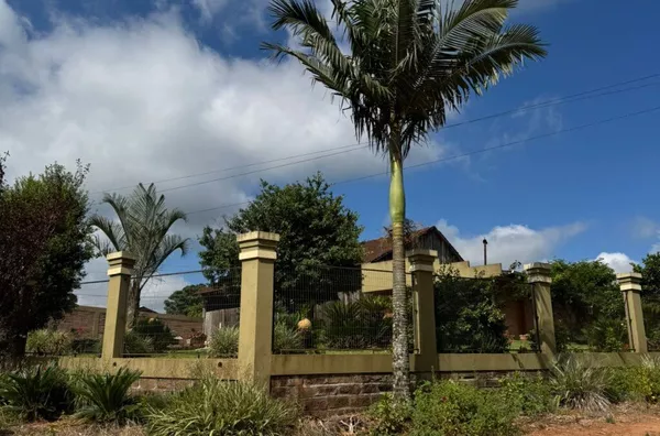 PROCURANDO RESIDÊNCIA COM ESPAÇO COMERCIAL? INFORME-SE