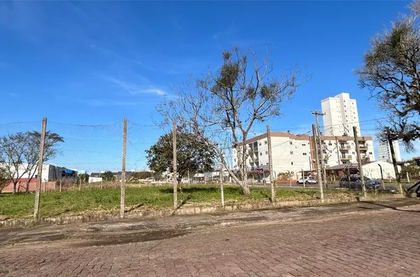 TERRENO DE ESQUINA, COM GRANDE POTENCIAL PARA GRANDES INVESTIDORES
