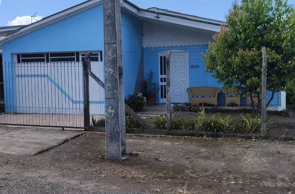 DUAS CASAS COM TOTAL INDEPENDÊNCIA PARA MORAR E ALUGAR