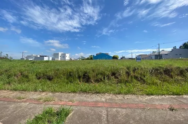 TERRENO EM RUA DE GRANDE FLUXO. NÃO PERCA TEMPO!