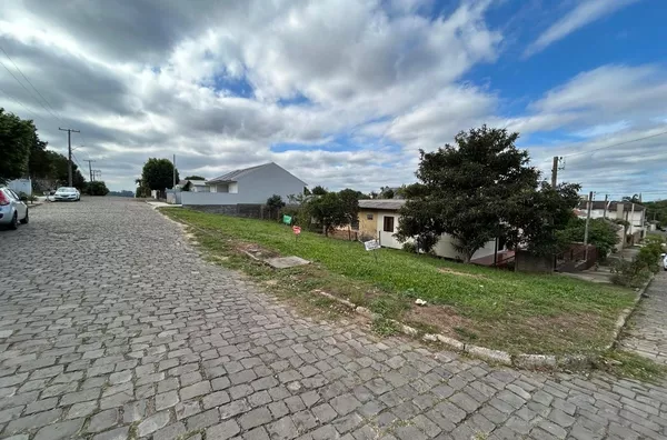 TERRENO DE ESQUINA EM REGIÃO DE MUITO FLUXO