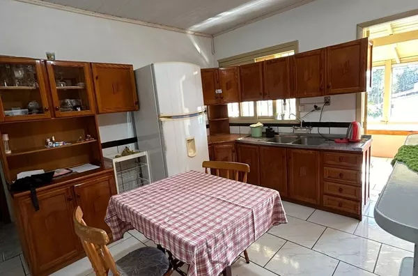 RESIDÊNCIA E BASE COMERCIAL, COM POTENCIAL DE RETORNO FINANCEIRO