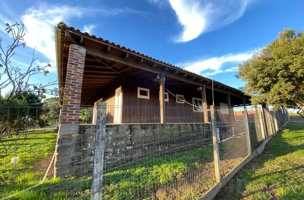 SE VOCÊ PROCURA CASA COM MUITO ESPAÇO NO ESTILO AMERICANO, ACABA DE ACHAR!