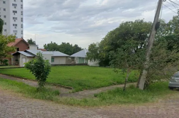 TERRENO EM ÓTIMA LOCALIZAÇÃO NO CENTRO DA CIDADE