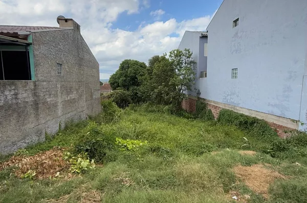 TERRENO EM EXCELENTE LOCALIZAÇÃO, DANDO CONFORTO A FAMÍLIA