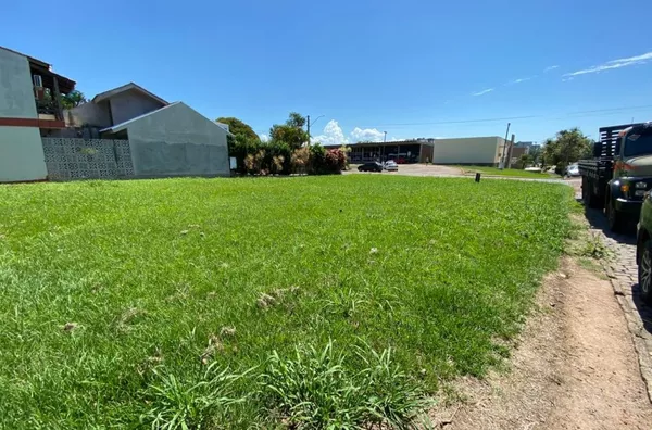 SUA FUTURA RESIDÊNCIA ou COMÉRCIO, MUITO BEM LOCALIZADO