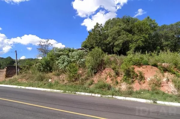 TERRENO ALTO E ASFALTADO, PRÓXIMO DO DISTRITO INDUSTRIAL 